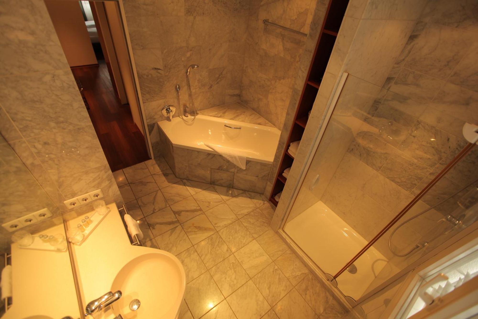 Hotel Mariotto Am Burghof Lörrach Kamer foto